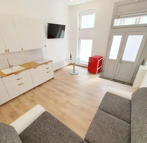 Urbanes In Apartment *